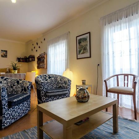 This Warm And Comfortable Apartment Lagos Rum bild